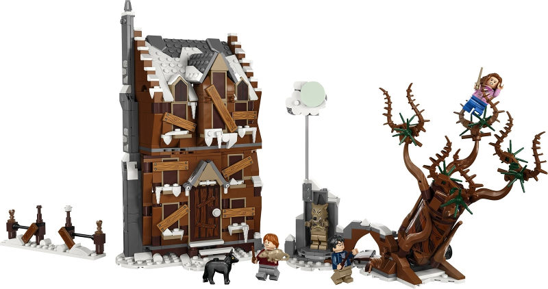 LEGO® howling hut and whipping pasture